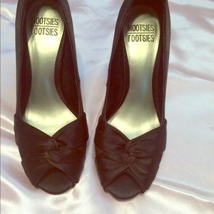 Mootsies Tootsies Black open toe heel